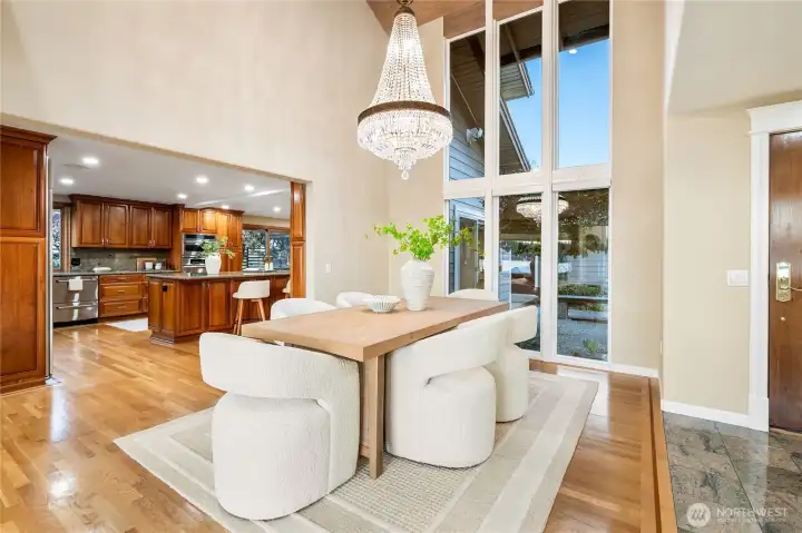 Formal Dining Room w/vaulted ceilings