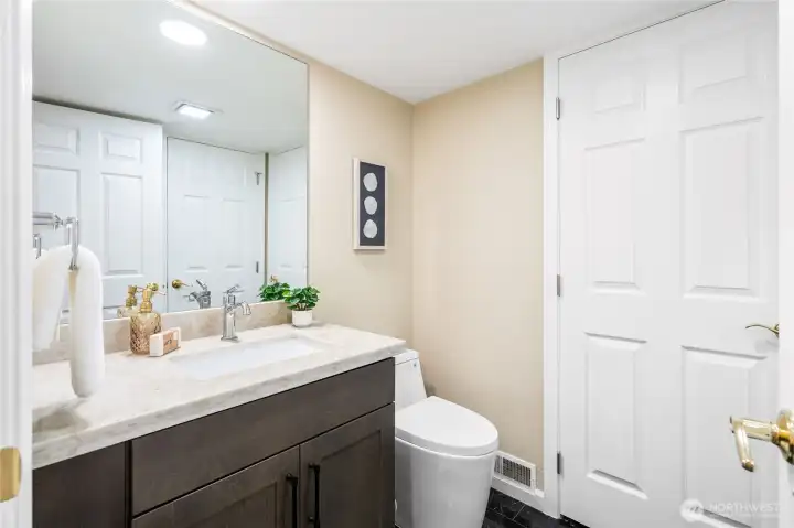 Main Floor 1/2 Bath