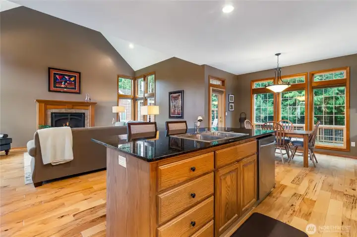 Windows, windows everywhere! And, with the privacy of the trees in the back, who needs blinds.