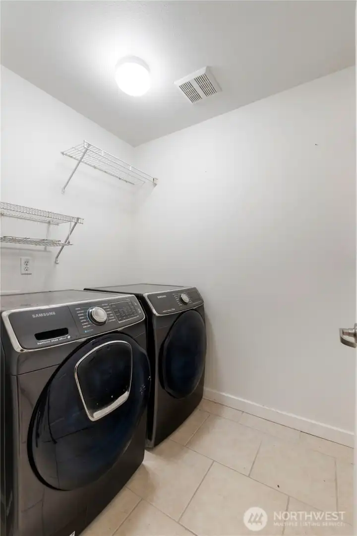 Utility room and Washer/Dryer included!