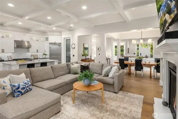 Gleaming hardwood floors, soaring ceilings and refined finished that create an atmosphere of comfort and excellent craftsmanship.