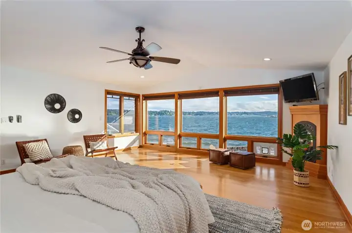 Primary suite has amazing views.