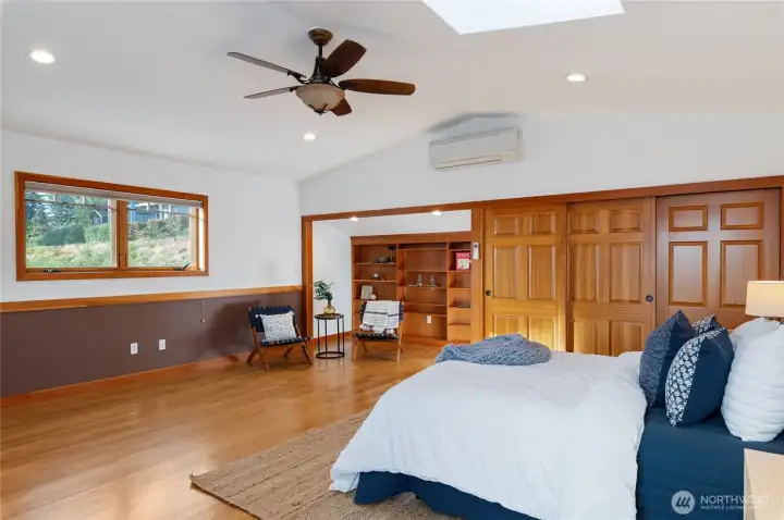 Upstairs to the super sized 3rd bedroom suite