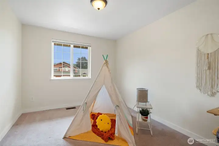1 of 2 guest bedrooms