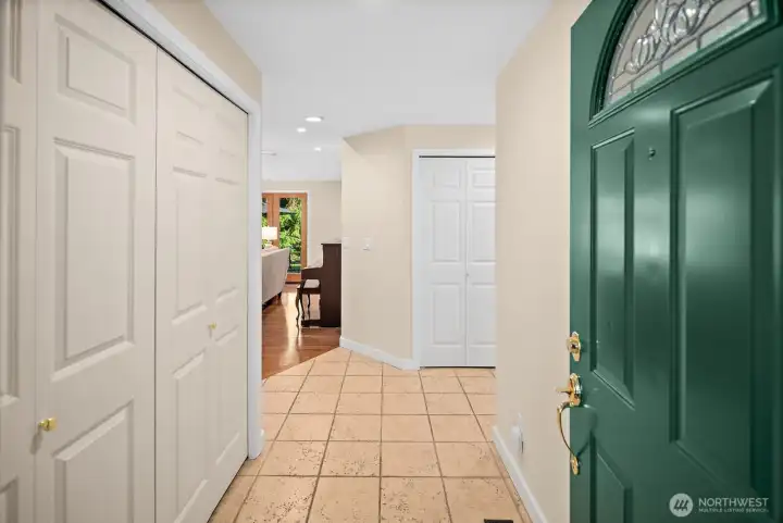 Inviting front entry with tons of storage! Inviting front entry with tons of storage!