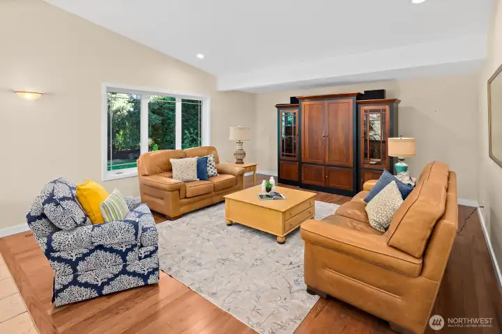 Spacious family room. Spacious family room.