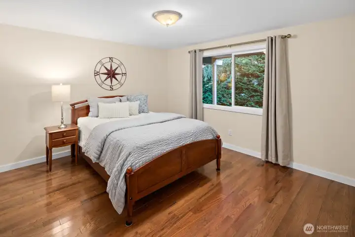 Even larger secondary bedroom! Even larger secondary bedroom!