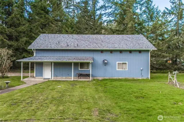 Detached Garage/Shop