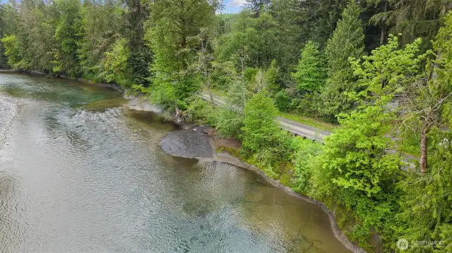 This clay ledge is a swimming playground.