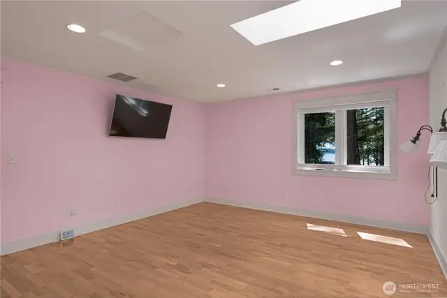 Principal bedroom.