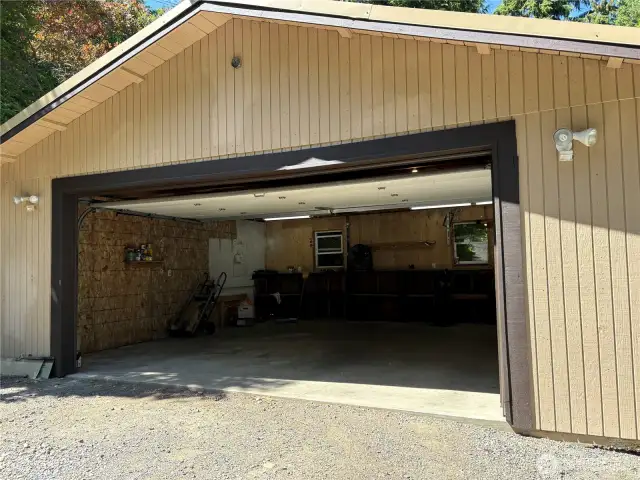 Detached 2 Car Garage
