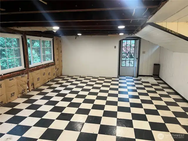 Upstairs 24 X 15 Unfinished Room