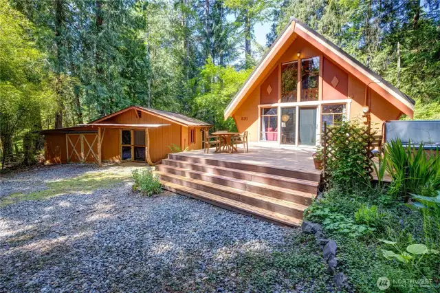 Discover your sanctuary in the woods. 2 lots in the Timberlake Community for your enjoyment. Live or rent/Airbnb or both, the choice is yours.