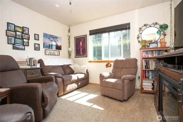 3rd bedroom utilized as flex space