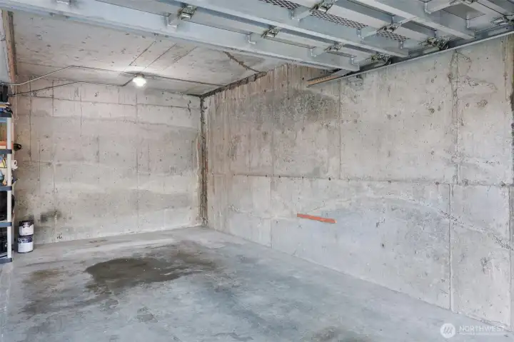 Good sized end unit parking in garage