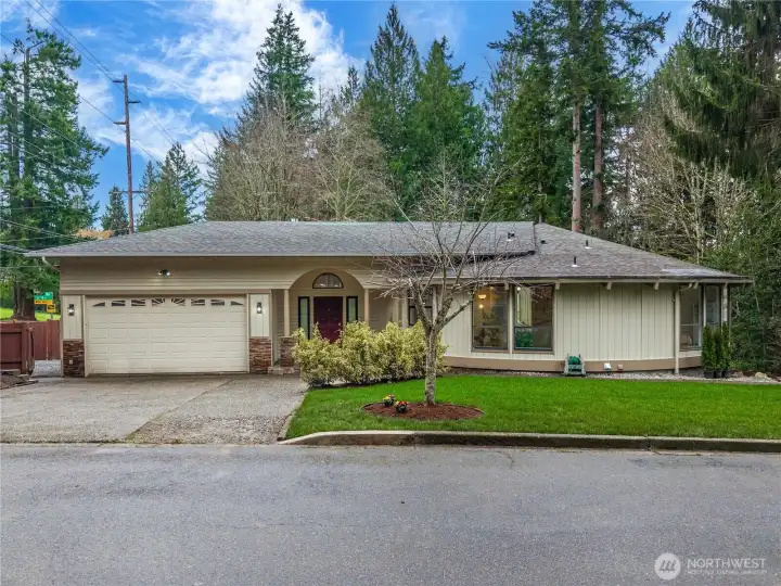 Over 6000 sqft real estate with a fully functional private ADU in Union Hill of Redmond