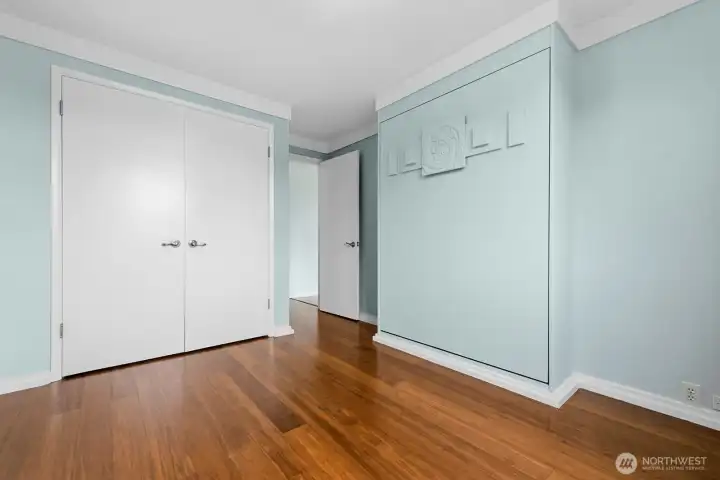 Murphy bed