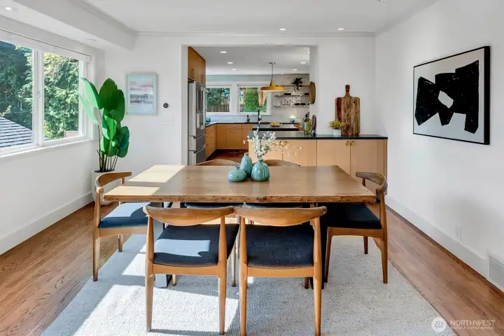 Dining Area for Entertaining Dining Area for Entertaining