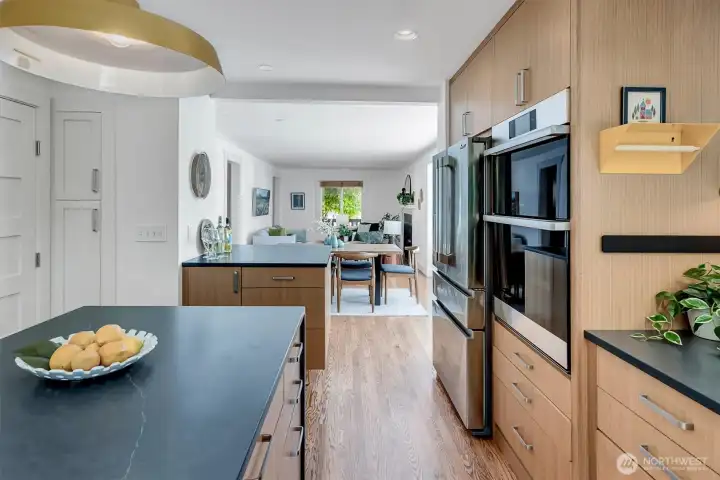Designed for Cooking and Entertaining Designed for Cooking and Entertaining