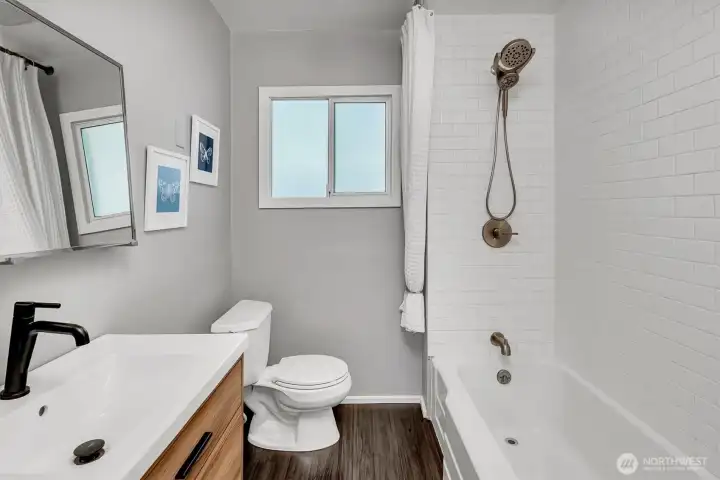 Full Bath on the Main Level Full Bath on the Main Level