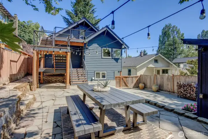 Fully Fenced Backyard Perfect for Entertaining Fully Fenced Backyard Perfect for Entertaining