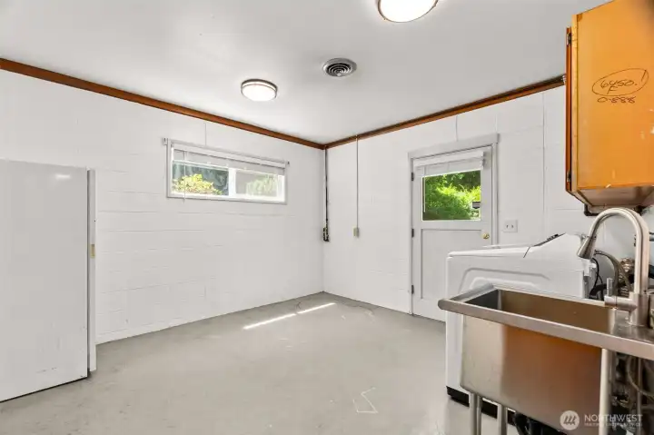 basement laundry basement laundry