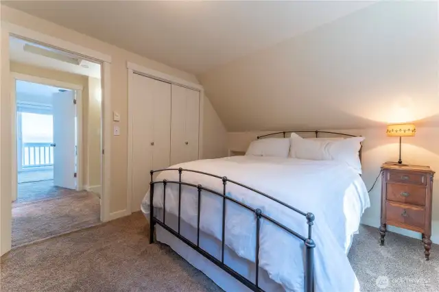upstairs bonus room