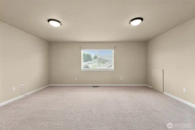 Bonus Room Upstairs-great for home theater, play, craft, or workout room