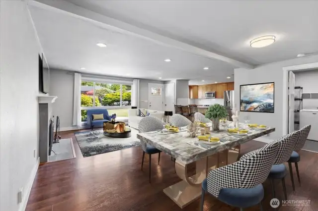 Vertually staged dining area