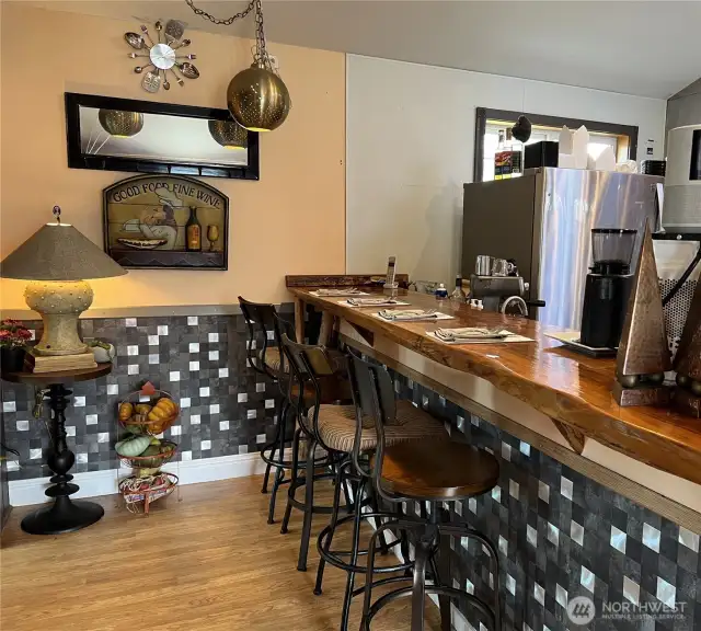 Each space has its own charming Venettes to add to your dining pleasure.