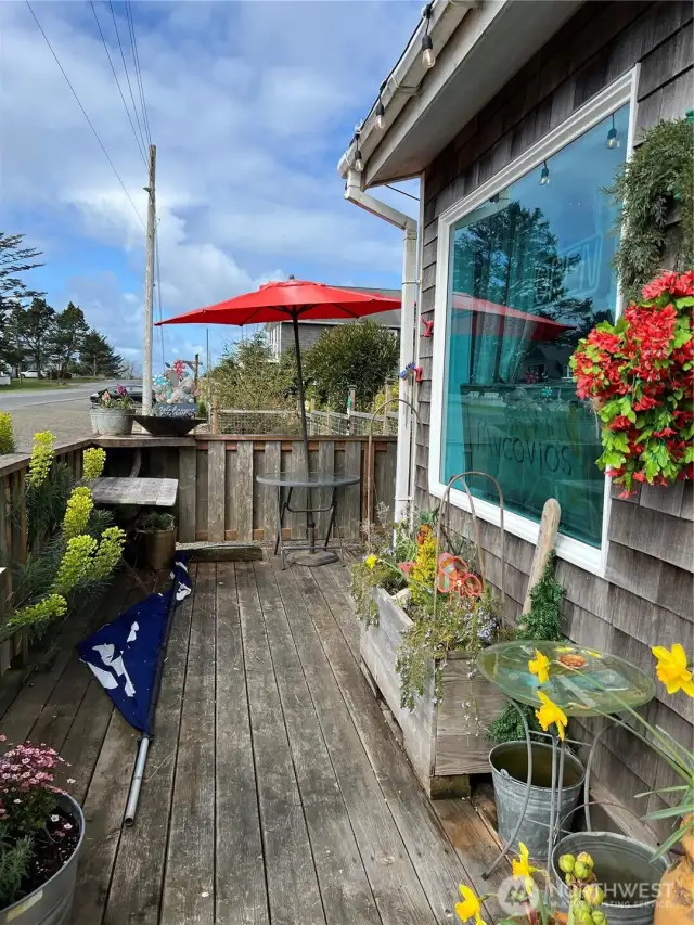 Outdoor dining when the weather is nice in the summer.