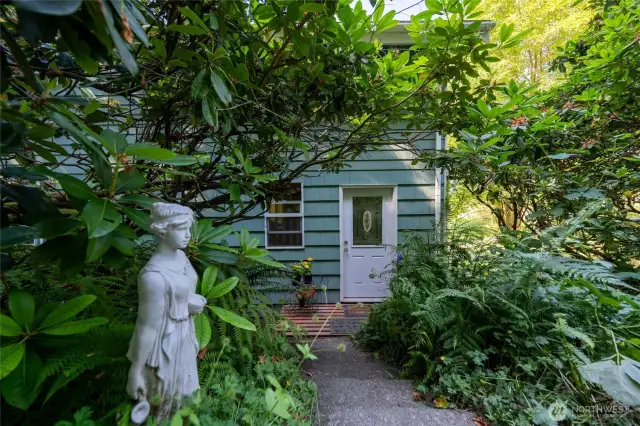 A view of the side door from outside. This is how you can access the house from the driveway.