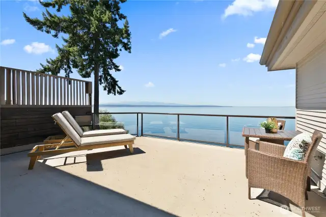 Top of stairs deck with privacy screen