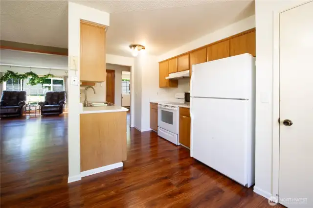 Kitchen & dining areas