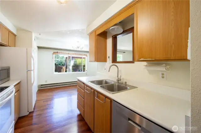 Kitchen & dining areas
