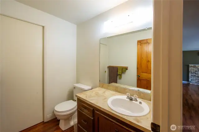Hallway 1/2  bath