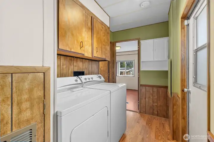 washer and dryer stay