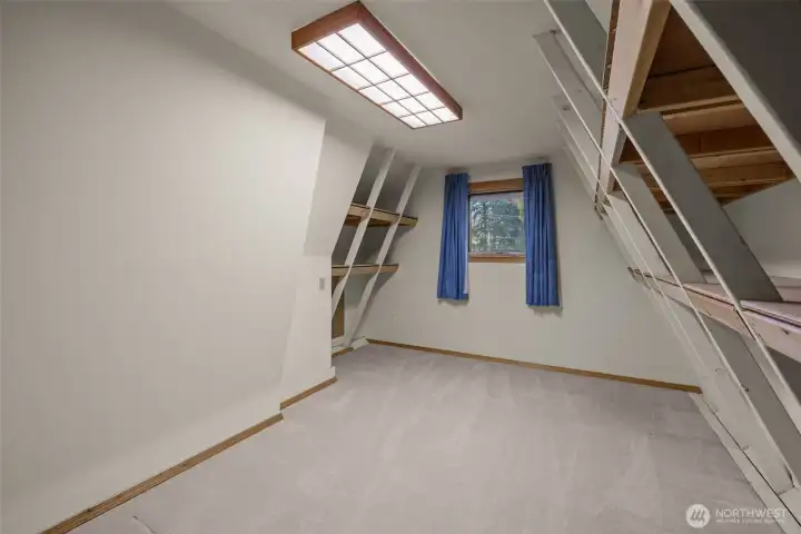 Multi-Purpose Flex Space Equipped with Built-In Storage