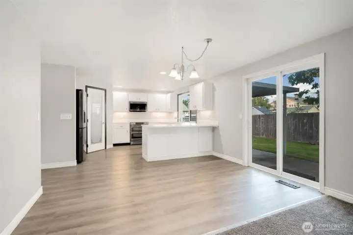 Kitchen - Breakfast Bar