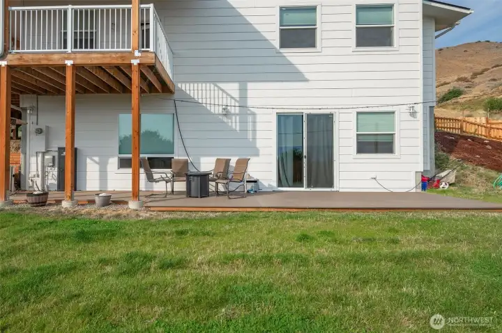 Deck and yard to relax or play!