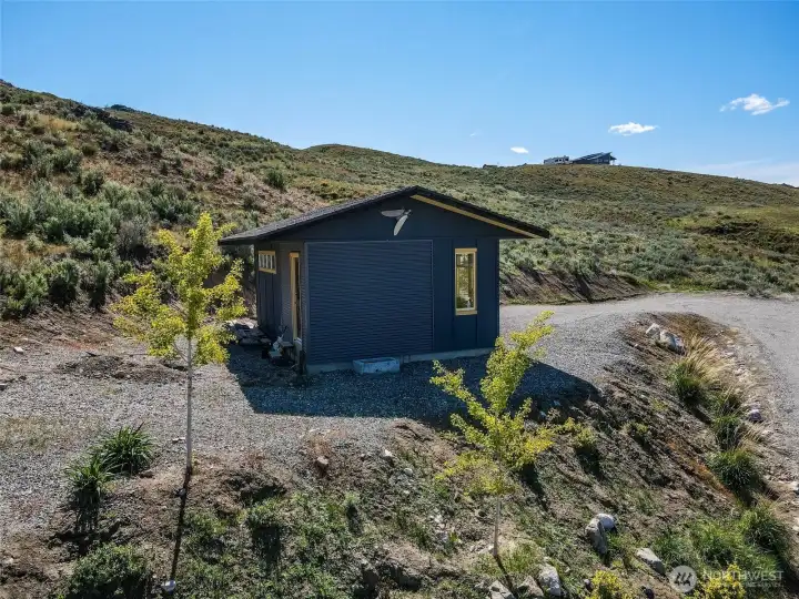 Inquire about this art studio (24x16)