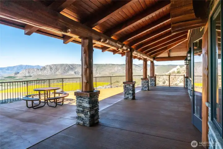 Community lodge - back patio