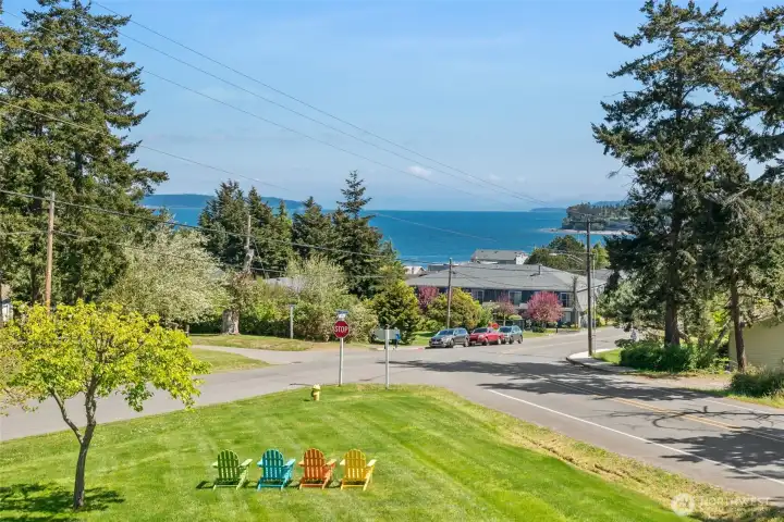 This home is perfectly located in the heart of Historic Coupeville. Come and enjoy Island living in the heart of the PNW rain shadow.