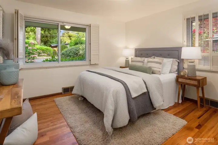 Second of three bedrooms, also with hardwoof floors. Second of three bedrooms, also with hardwoof floors.