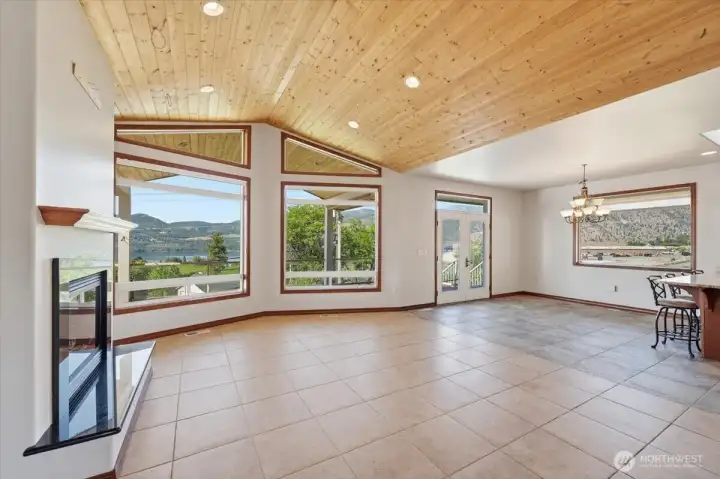Gather with family and friends while enjoying panoramic views stretching across Lake Chelan and surrounding mountains. Gather with family and friends while enjoying panoramic views stretching across Lake Chelan and surrounding mountains.