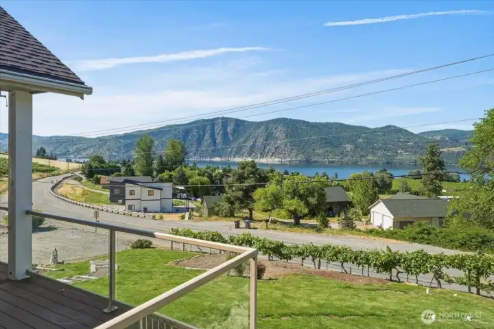 Enjoy panoramic lake and mountain views from one of the property's premier gathering spaces. Enjoy panoramic lake and mountain views from one of the property's premier gathering spaces.
