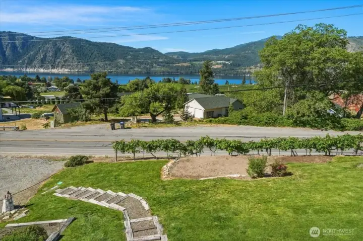The perfect setting for summer barbecues, morning coffee, or evening relaxation overlooking Lake Chelan. The perfect setting for summer barbecues, morning coffee, or evening relaxation overlooking Lake Chelan.