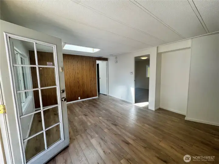Entry - Flex space Entry - Flex space