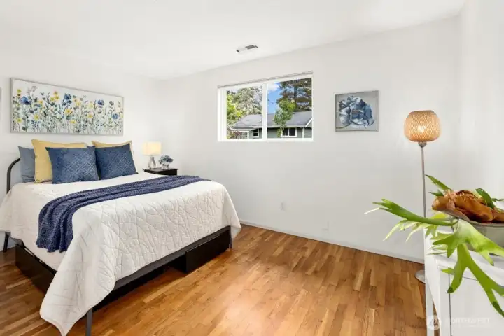 Oak hardwoods in the spare bedrooms