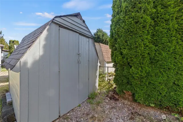 Private storage shed